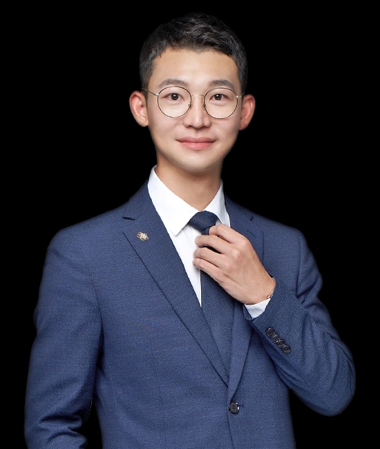 군전문변호사 박성윤